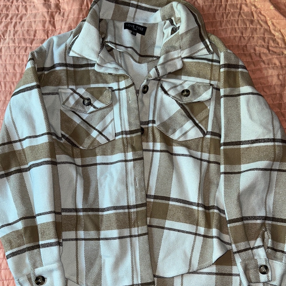 Love Tree Women's Utility Plaid Jacket - Tan and White